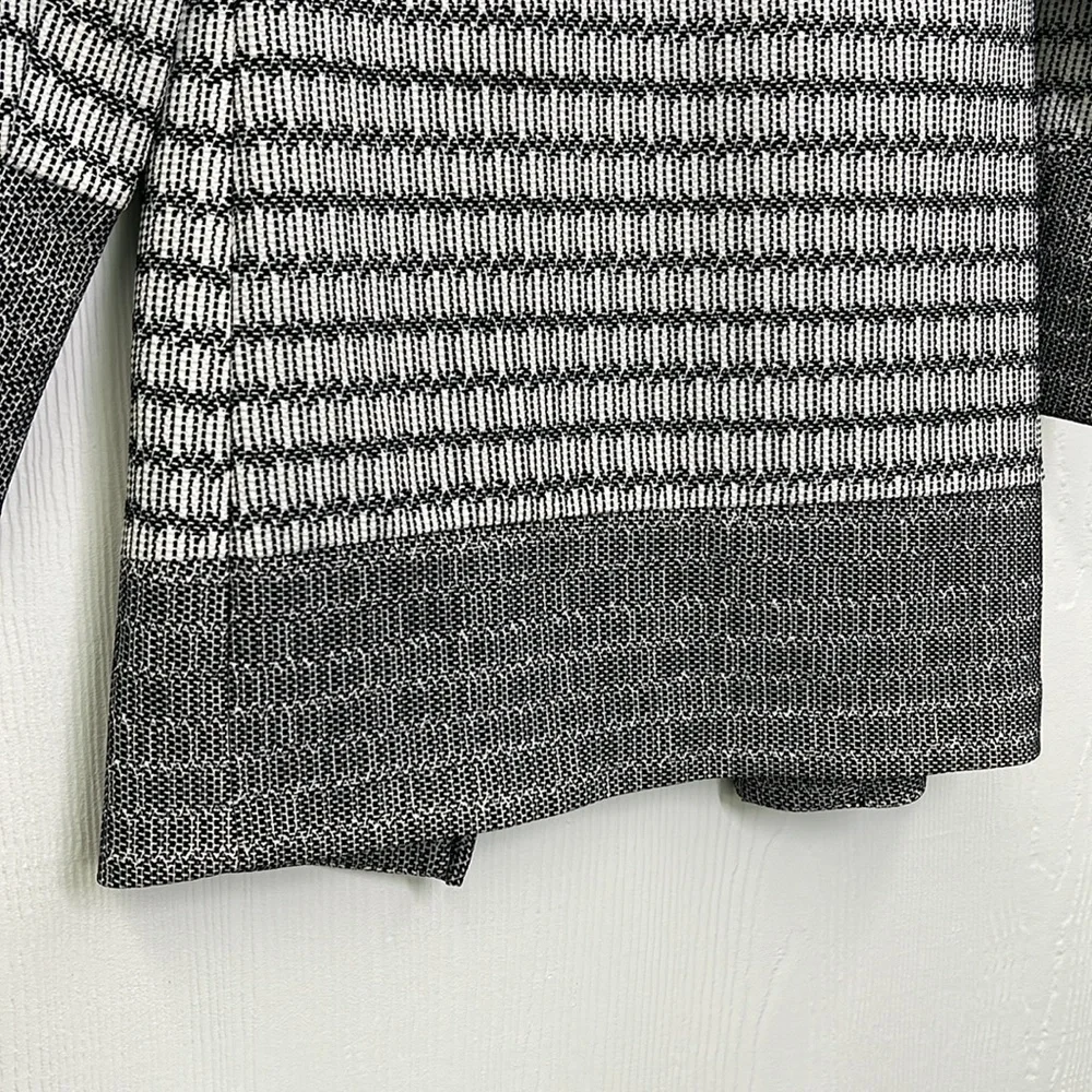 H&M - Black And White Tweed Open Front Pocket Long Sleeve Lined Long Jacket SZ 2